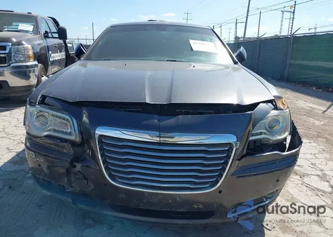 2014 Chrysler 300C Awd из США, поврежденный, VIN 2C3CCAKT1EH273313